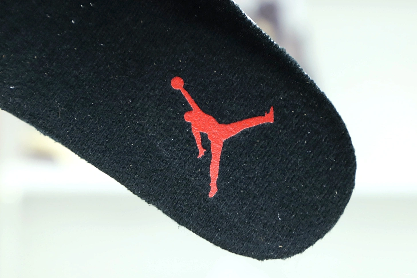 AIR WHITE 11 JORDAN BRED LOW 0716